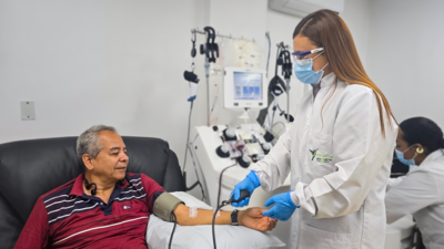 paciente donando sangre