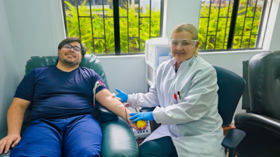 paciente donando sangre